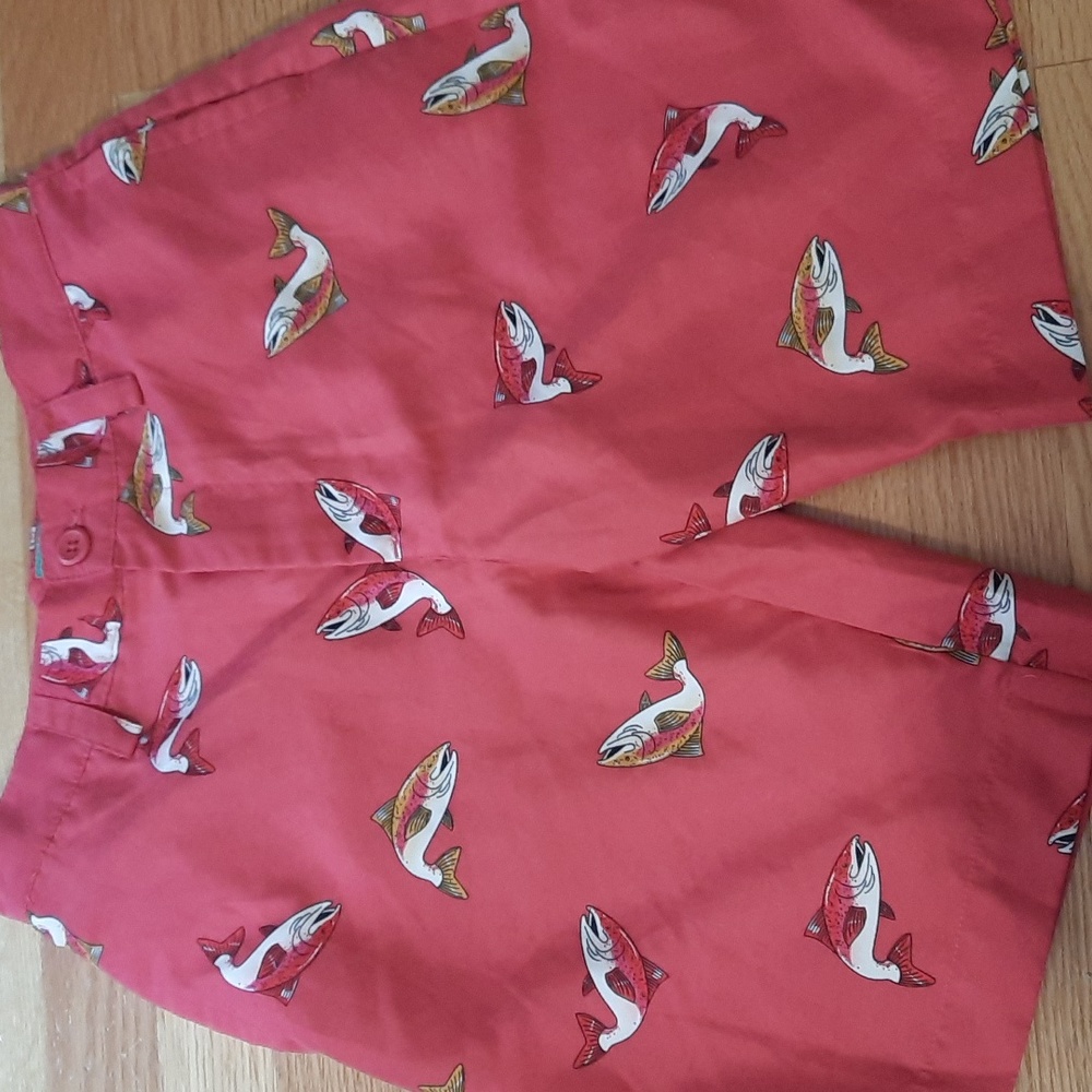 Sz 12 fish shorts Liquid Flow trout